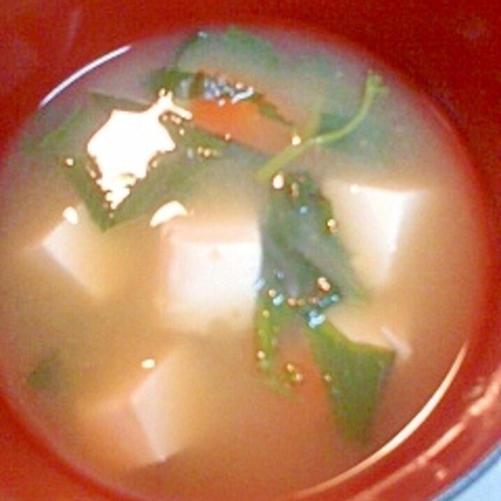 豆腐とモロヘイヤの味噌汁